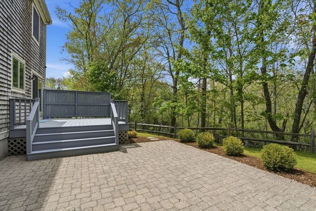 34 North Ave, Attleboro, MA 02703