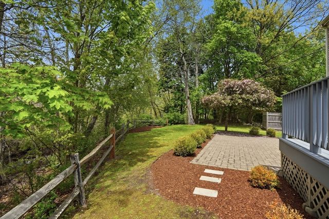 34 North Ave, Attleboro, MA 02703