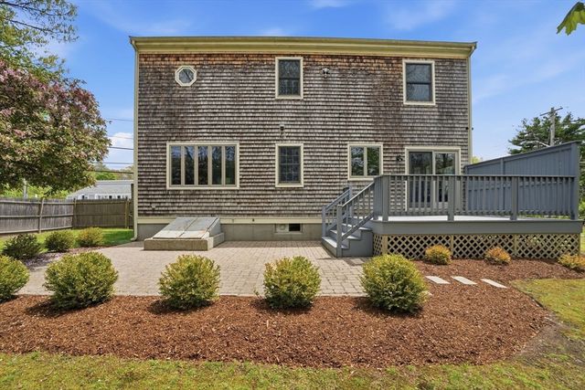 34 North Ave, Attleboro, MA 02703