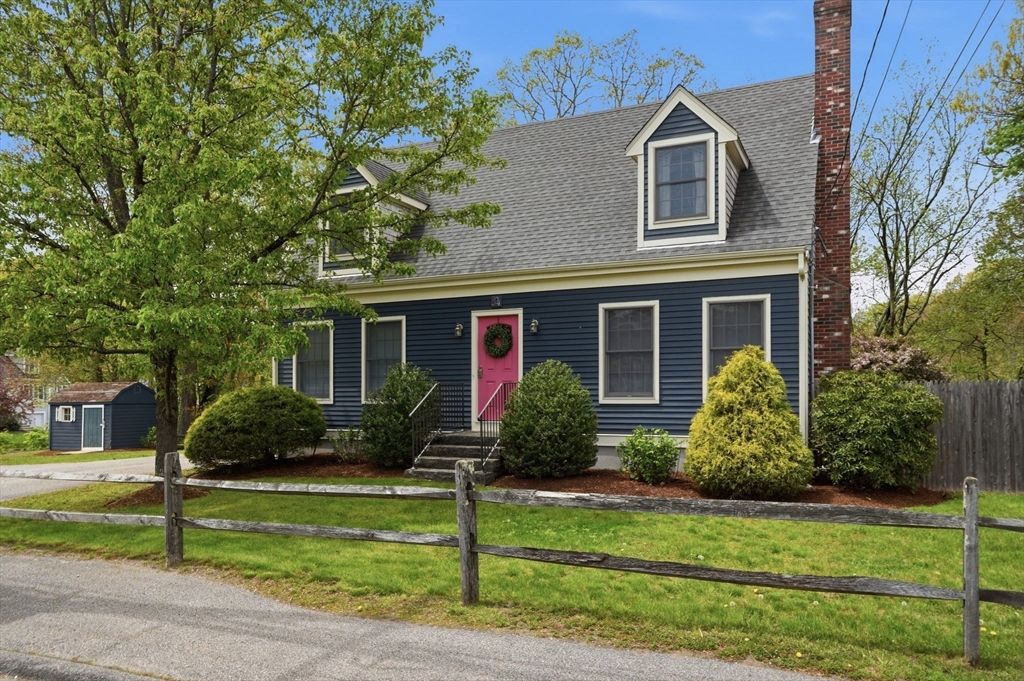 34 North Ave, Attleboro, MA 02703