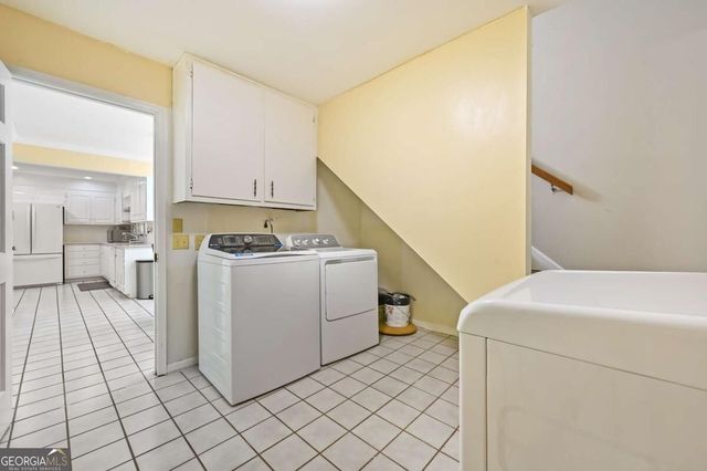 85 Shadow Lake Drive SW, Lilburn, GA 30047