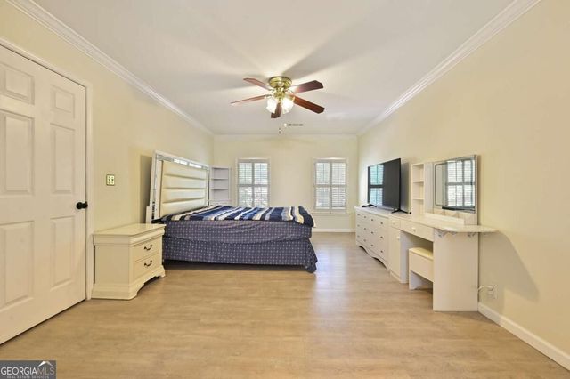 85 Shadow Lake Drive SW, Lilburn, GA 30047