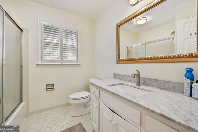 85 Shadow Lake Drive SW, Lilburn, GA 30047