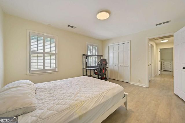 85 Shadow Lake Drive SW, Lilburn, GA 30047