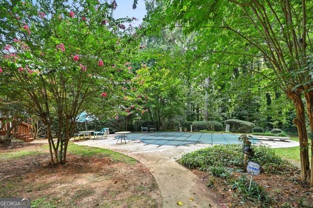 85 Shadow Lake Drive SW, Lilburn, GA 30047