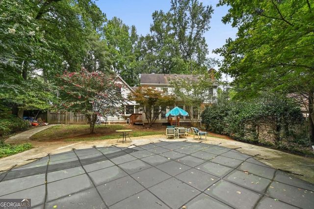 85 Shadow Lake Drive SW, Lilburn, GA 30047