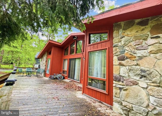 149 LIVINGSTON LN, Gouldsboro, PA 18424