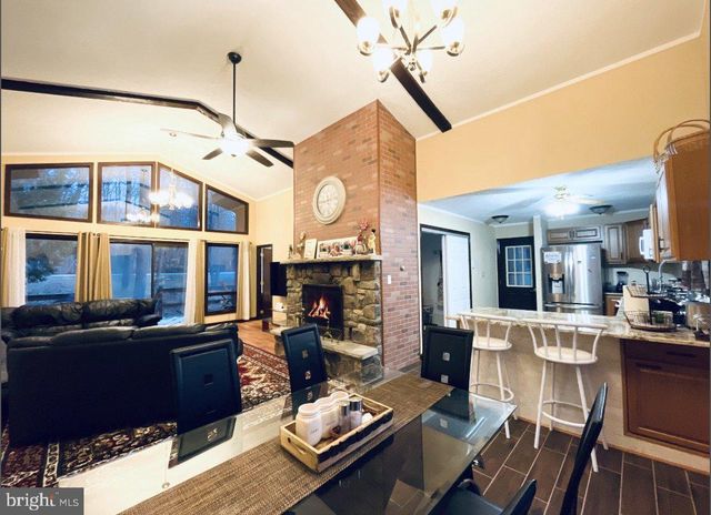 149 LIVINGSTON LN, Gouldsboro, PA 18424