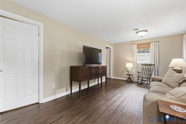 6723 Cherry Rd, Quinton, VA 23141
