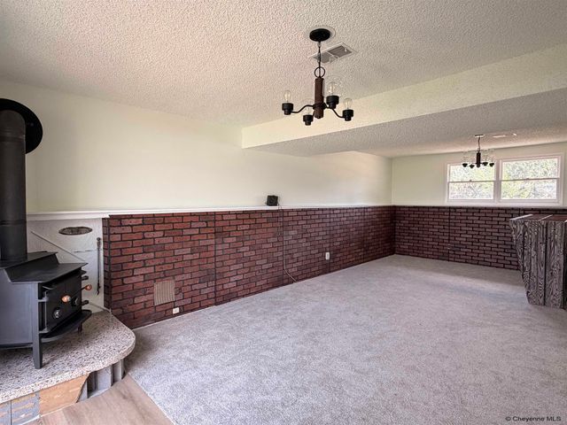 1601 COLUMBINE CT, Cheyenne, WY 82001