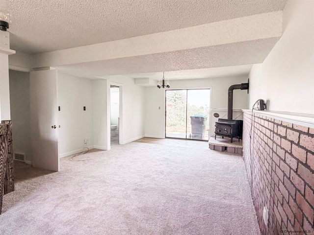 1601 COLUMBINE CT, Cheyenne, WY 82001