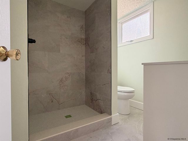 1601 COLUMBINE CT, Cheyenne, WY 82001