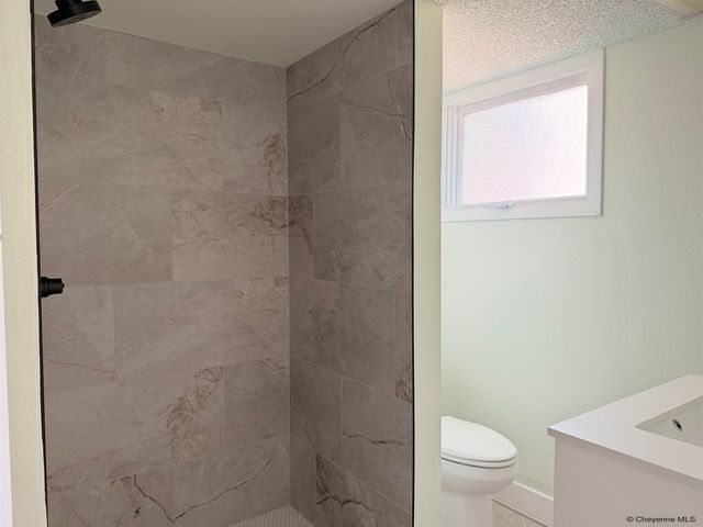 1601 COLUMBINE CT, Cheyenne, WY 82001
