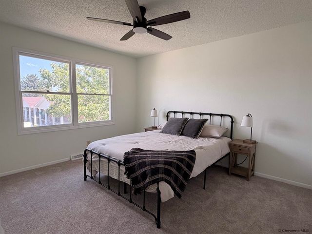 1601 COLUMBINE CT, Cheyenne, WY 82001