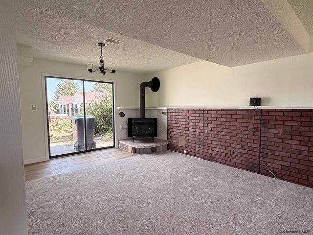 1601 COLUMBINE CT, Cheyenne, WY 82001