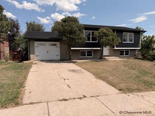 1601 COLUMBINE CT, Cheyenne, WY 82001