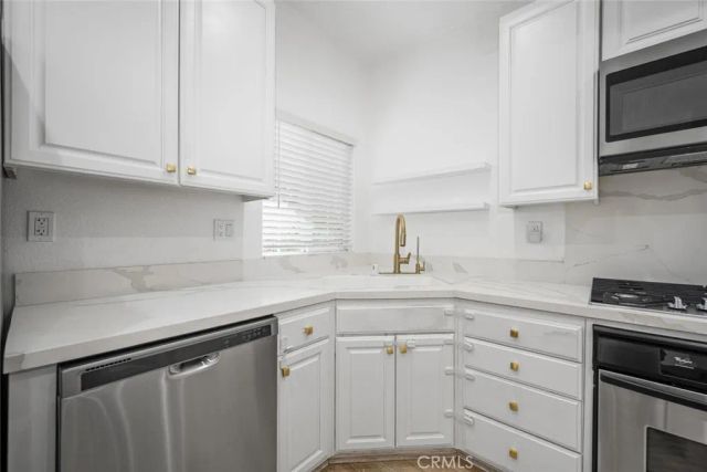 5740 S Glennie Lane C, Los Angeles, CA 90016