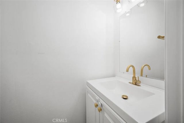 5740 S Glennie Lane C, Los Angeles, CA 90016