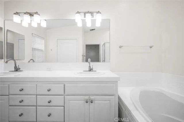 5740 S Glennie Lane C, Los Angeles, CA 90016