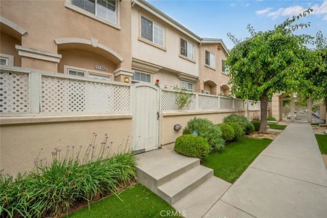 5740 S Glennie Lane C, Los Angeles, CA 90016