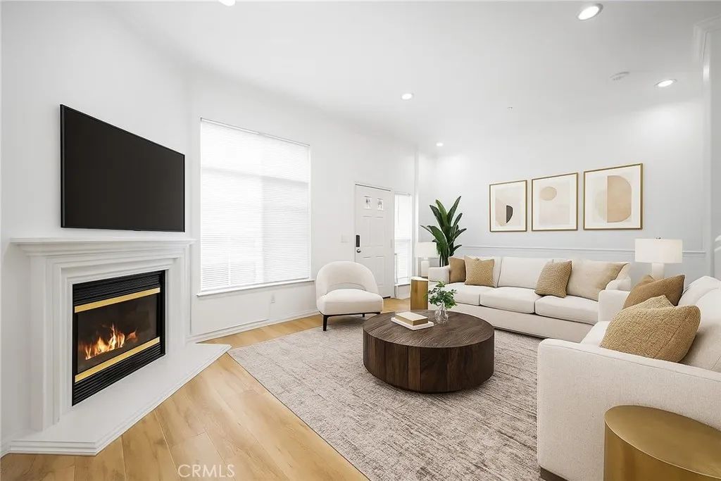 5740 S Glennie Lane C, Los Angeles, CA 90016