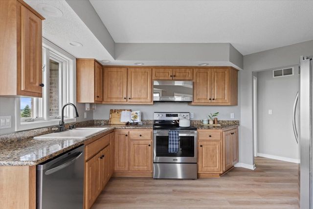 N14W30046 High Ridge ROAD, Pewaukee, WI 53072
