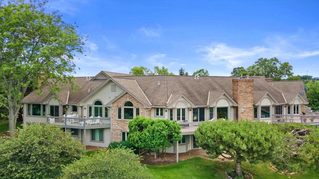 N14W30046 High Ridge ROAD, Pewaukee, WI 53072