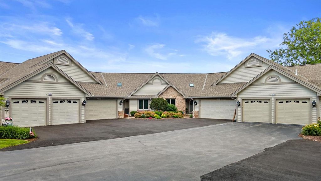 N14W30046 High Ridge ROAD, Pewaukee, WI 53072
