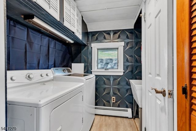 301 Lakeside Blvd, Hopatcong Boro, NJ 07843