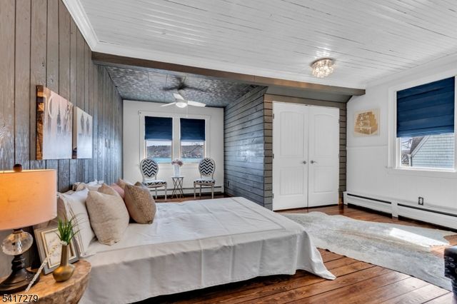 301 Lakeside Blvd, Hopatcong Boro, NJ 07843