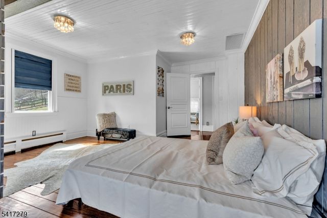 301 Lakeside Blvd, Hopatcong Boro, NJ 07843