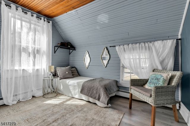 301 Lakeside Blvd, Hopatcong Boro, NJ 07843