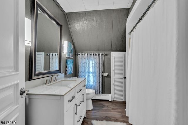 301 Lakeside Blvd, Hopatcong Boro, NJ 07843