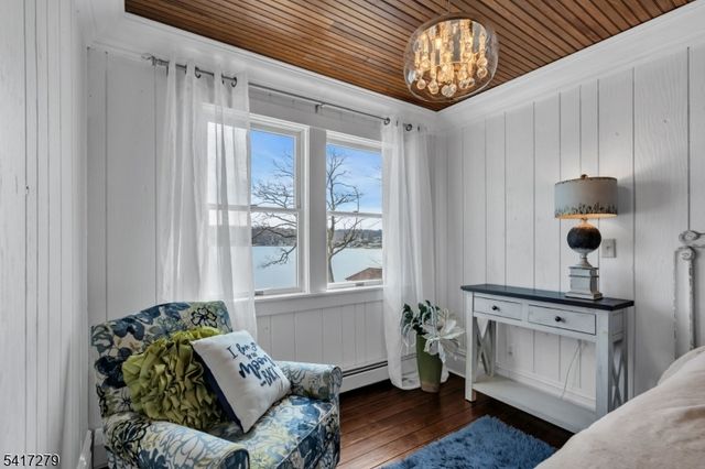 301 Lakeside Blvd, Hopatcong Boro, NJ 07843