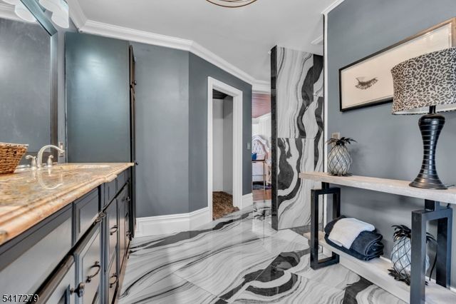 301 Lakeside Blvd, Hopatcong Boro, NJ 07843