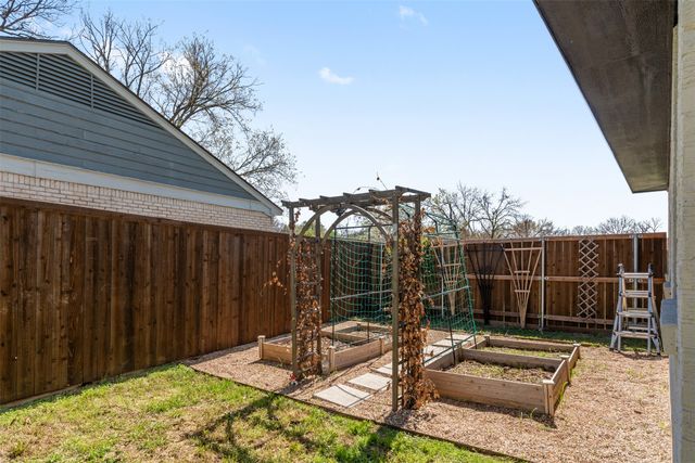 2321 Hartline Drive, Dallas, TX 75228