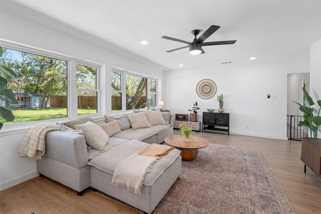 2321 Hartline Drive, Dallas, TX 75228