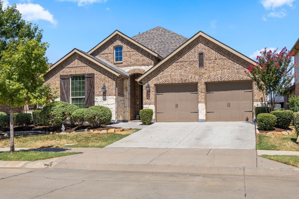 9901 Trinity Drive, Little Elm, TX 75068 — exterior