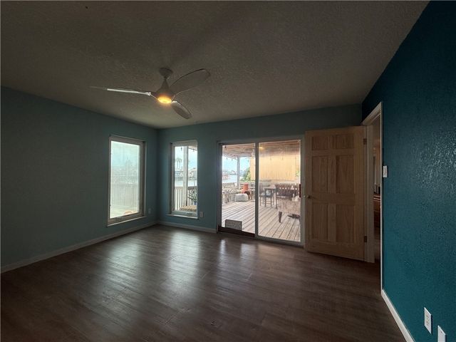 15310 Yardarm Ct, Corpus Christi, TX 78418