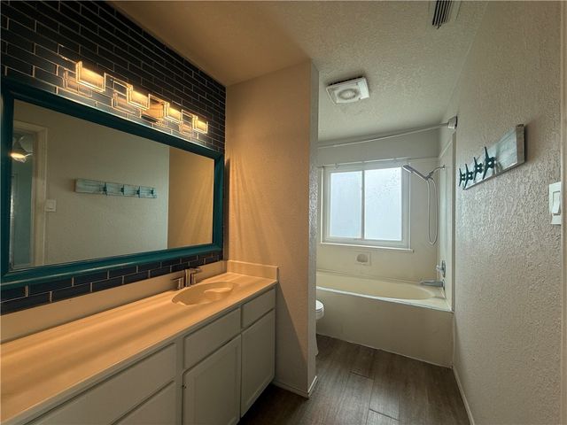 15310 Yardarm Ct, Corpus Christi, TX 78418