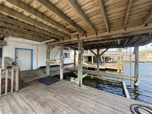 15310 Yardarm Ct, Corpus Christi, TX 78418