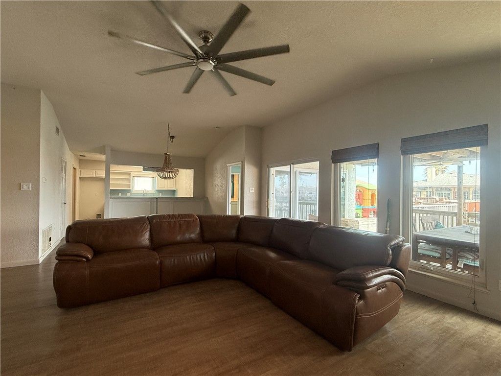 15310 Yardarm Ct, Corpus Christi, TX 78418 — photo 4