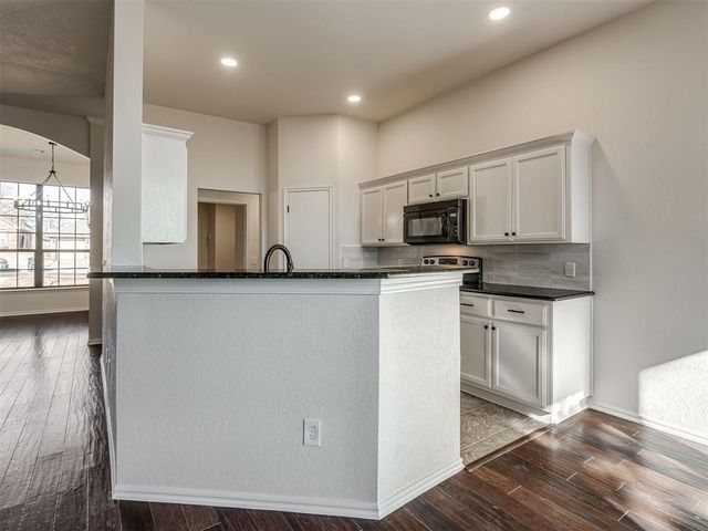 2304 SE 5th Street, Moore, OK 73160