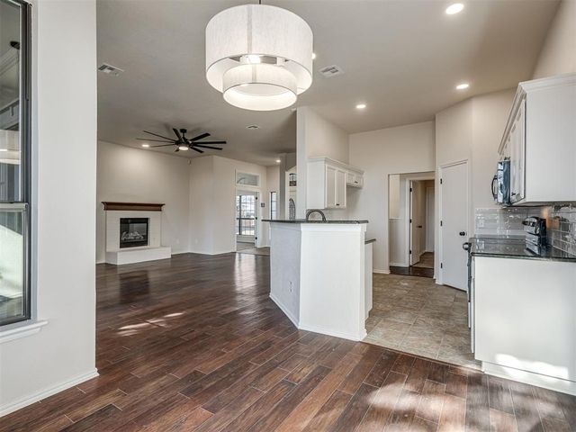 2304 SE 5th Street, Moore, OK 73160