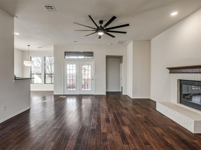 2304 SE 5th Street, Moore, OK 73160