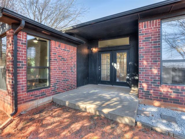 2304 SE 5th Street, Moore, OK 73160