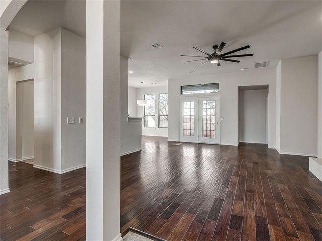 2304 SE 5th Street, Moore, OK 73160