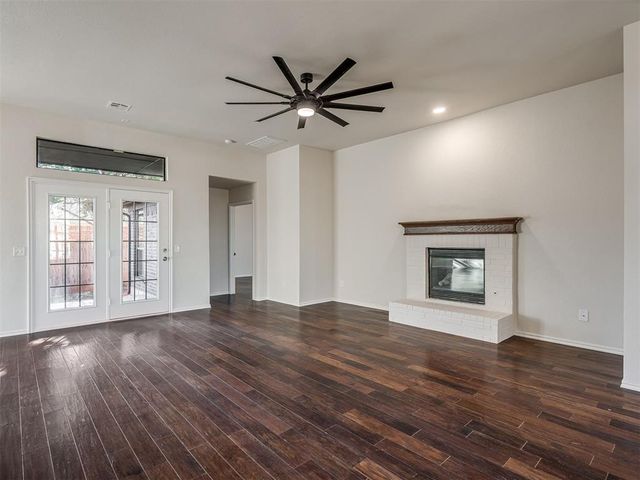 2304 SE 5th Street, Moore, OK 73160