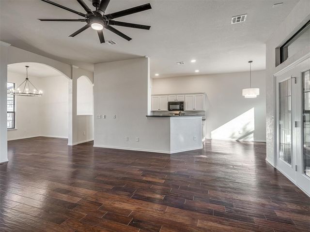 2304 SE 5th Street, Moore, OK 73160