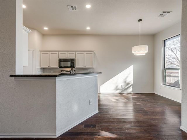 2304 SE 5th Street, Moore, OK 73160